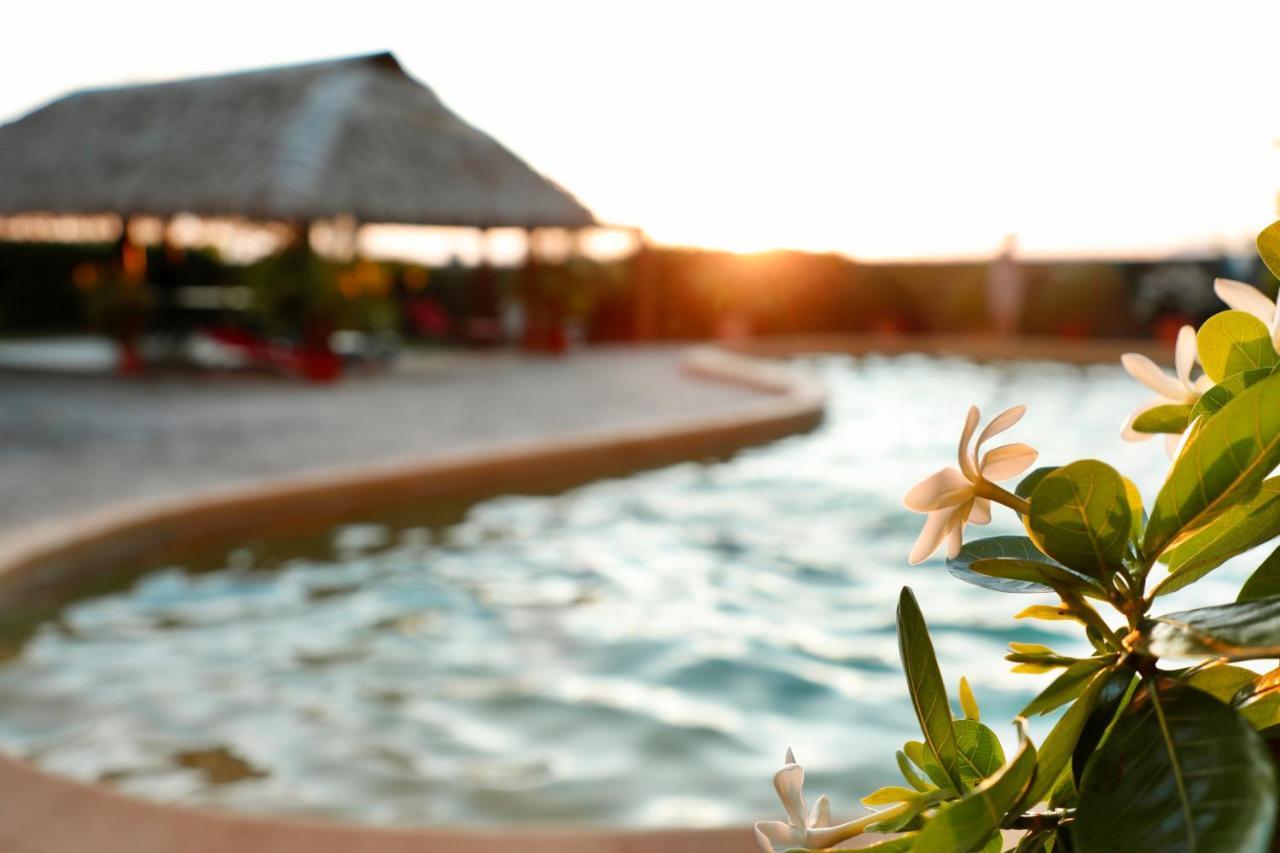 Superbe Bord De Mer, Acces Lagon Et Piscine Privee Paea Exterior photo